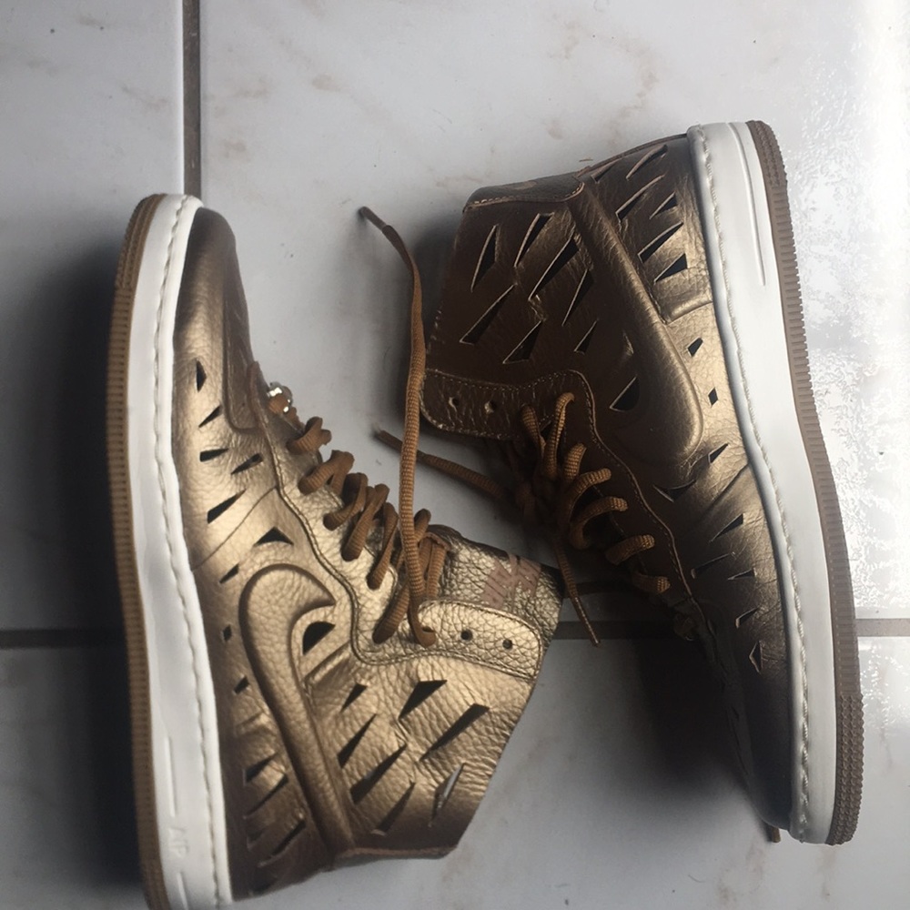 Metallic gold Nike Air Force 1